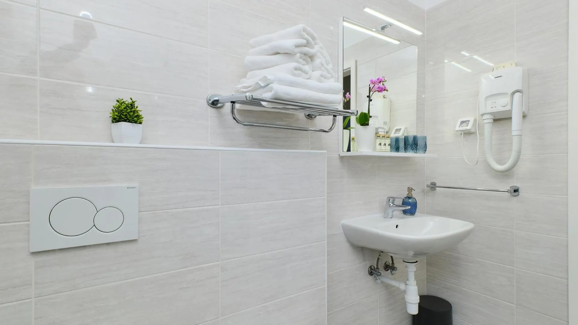 מאלי לוסיניי Apartments Divna מאלי לוסיניי
