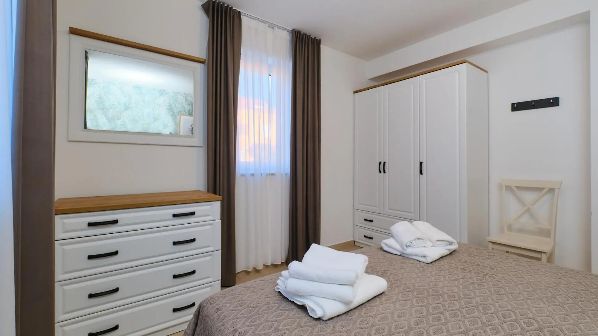 מאלי לוסיניי Apartments Divna  מאלי לוסיניי