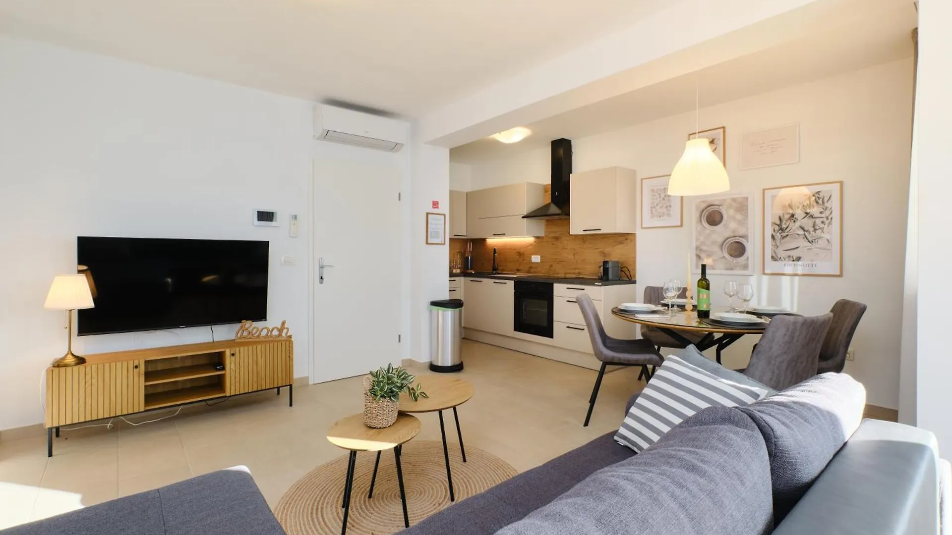 מאלי לוסיניי Apartments Divna קרואטיה