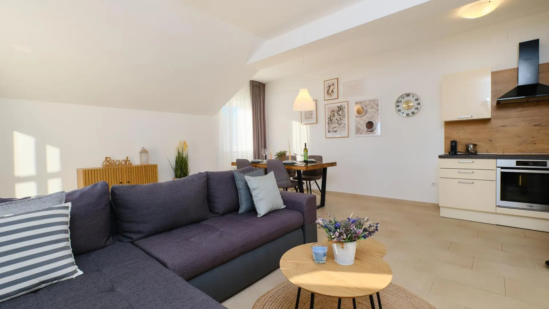 מאלי לוסיניי Apartments Divna