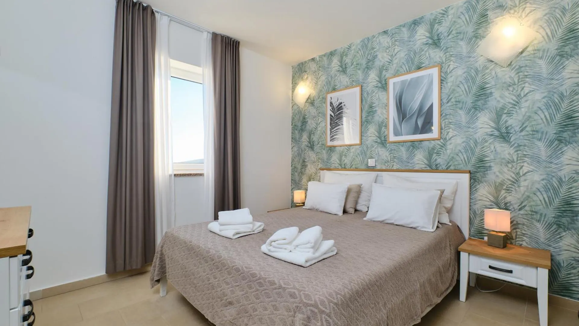 מאלי לוסיניי Apartments Divna קרואטיה