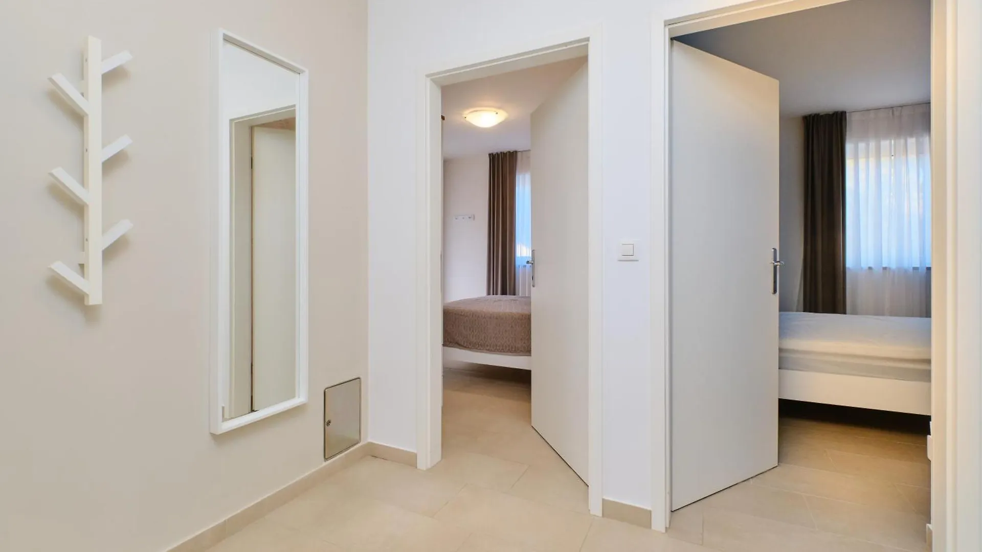מאלי לוסיניי Apartments Divna מאלי לוסיניי
